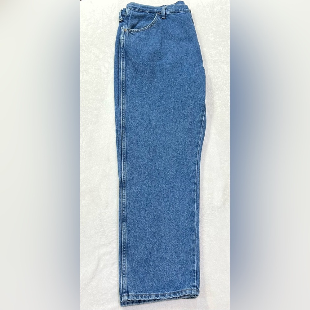 Rustler Men's Relaxed Blue Jeans